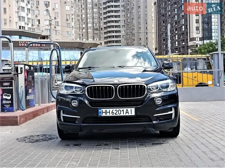 BMW X5 2015 photo 2