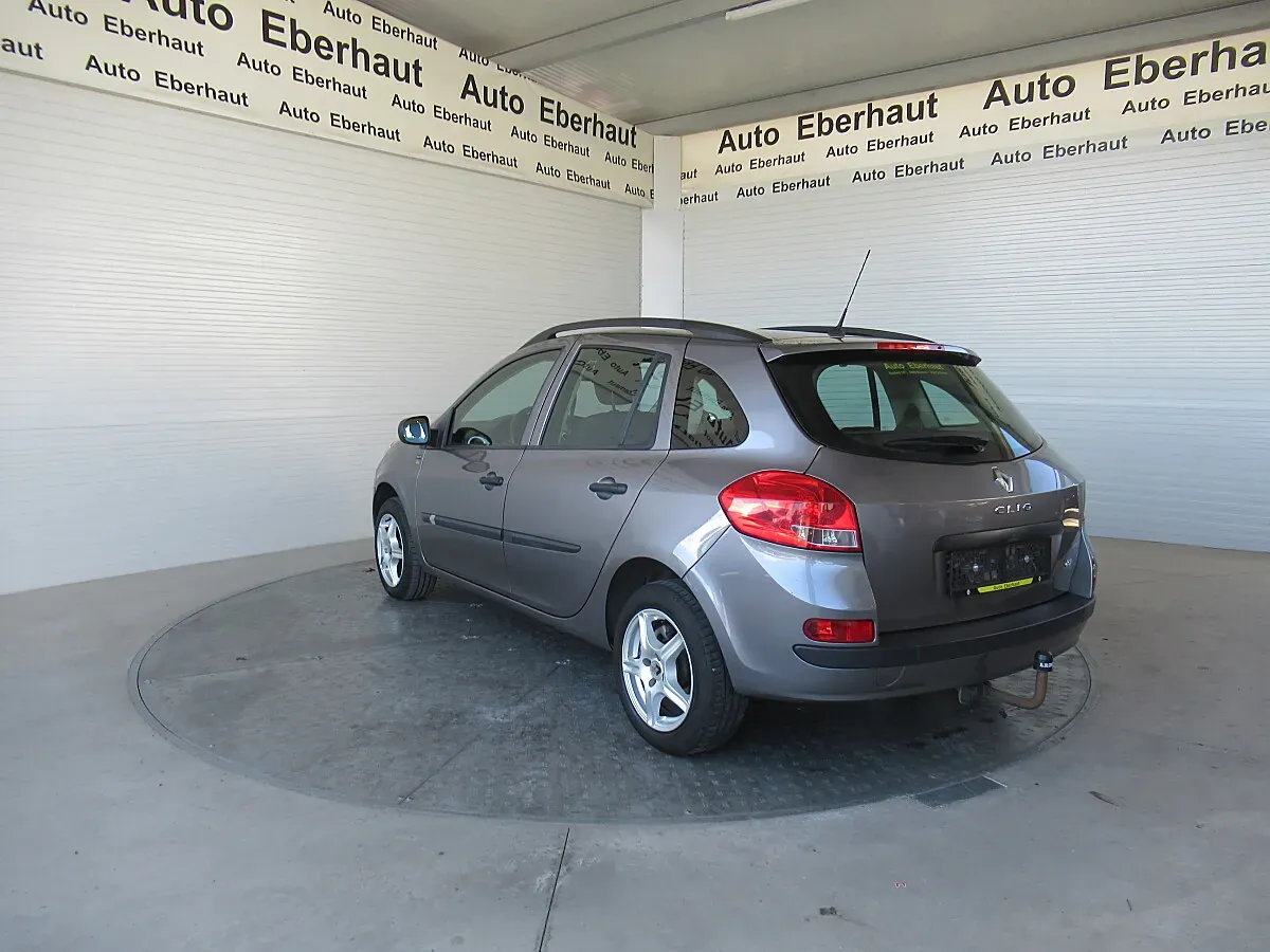 Renault Clio 2011 photo 3