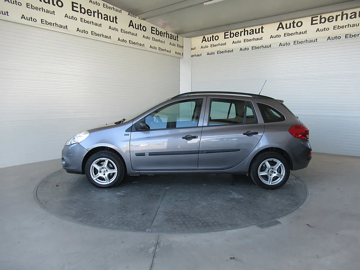 Renault Clio 2011 photo 2