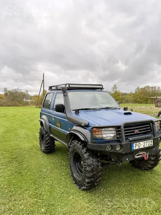 Mitsubishi Pajero 1996 photo 2
