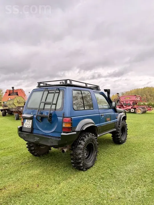 Mitsubishi Pajero 1996 photo 3
