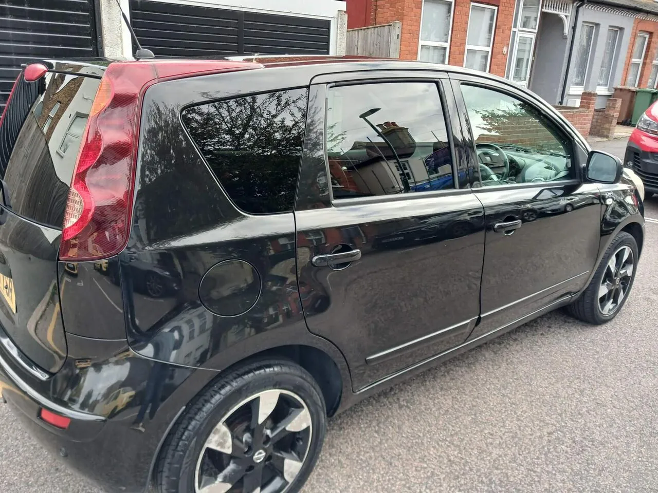 Nissan Note 2013 photo 3