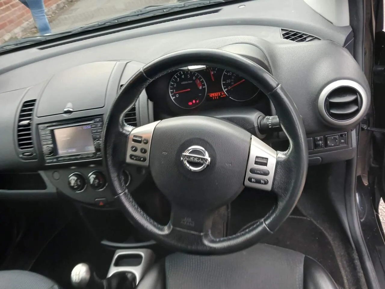 Nissan Note 2013 photo 5