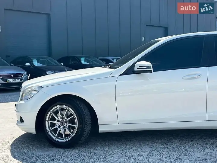 Mercedes-Benz C-Class 2009 photo 2