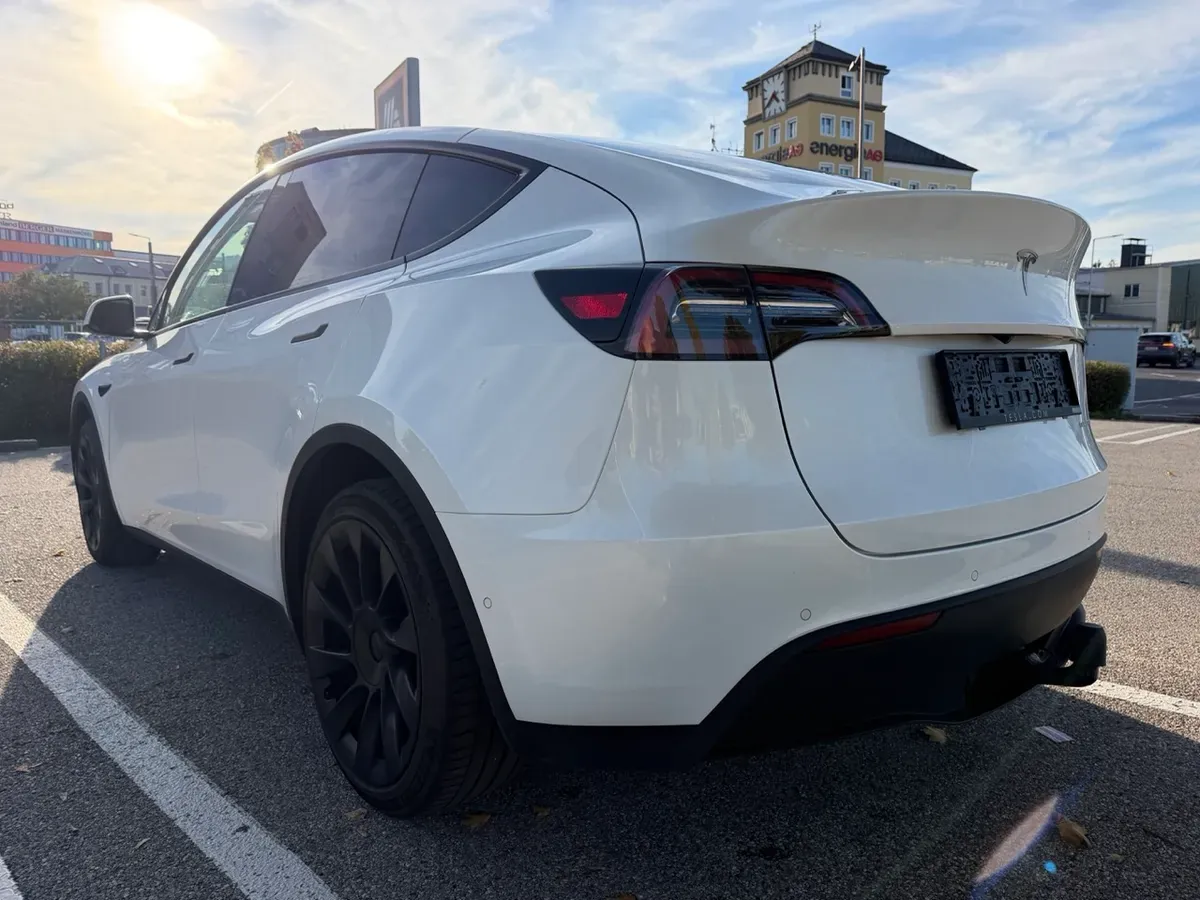 Tesla Model Y 2022 photo 3