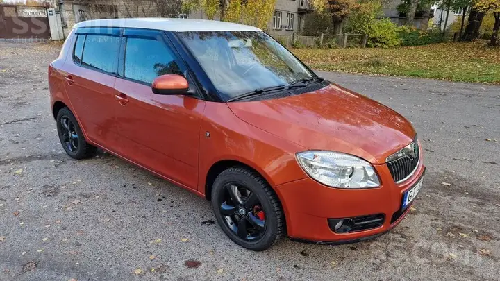 Skoda Fabia 2007 photo 2