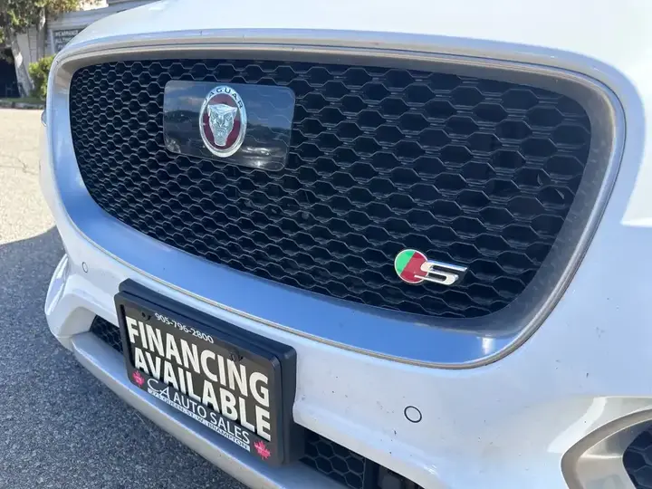 Jaguar F-Pace 2019 photo 5