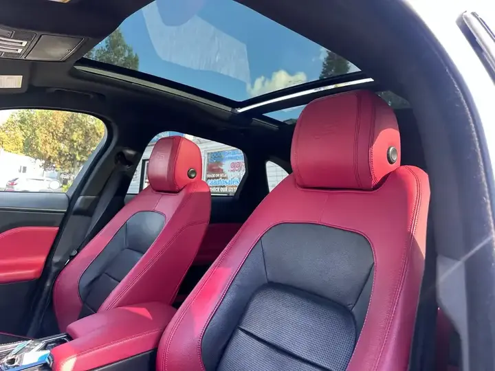 Jaguar F-Pace 2019 photo 2