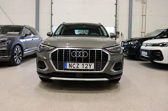 Audi Q3 2023 photo 3