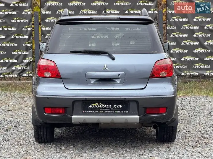 Mitsubishi Outlander 2006 photo 4