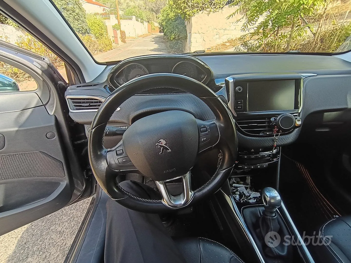 Peugeot 2008 2015 photo 2