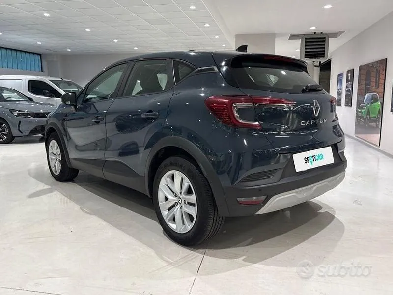 Renault Captur 2022 photo 3