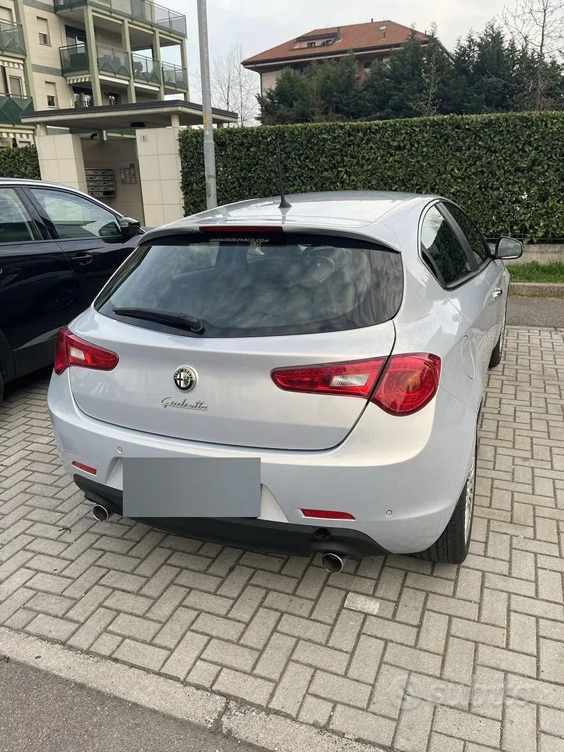 Alfa Romeo Giulietta 2015 photo 4