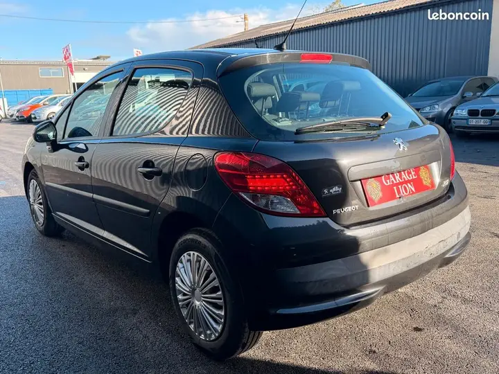 Peugeot 207 2010 photo 4