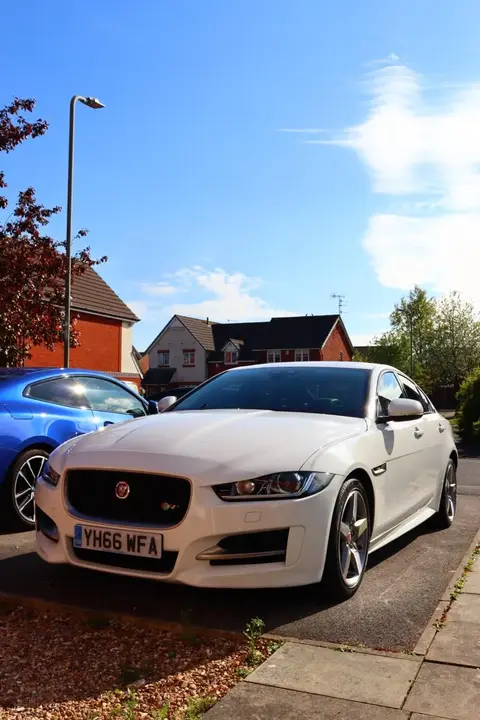 Jaguar Xe