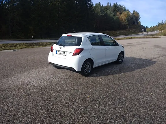 Toyota Yaris 2016 photo 4