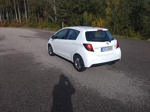 Toyota Yaris 2016 photo 3