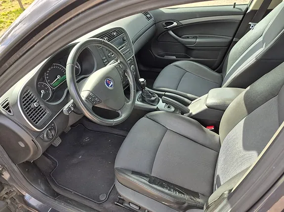 Saab 9-3 2010 photo 5