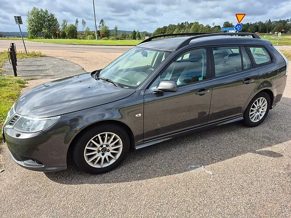 Saab 9-3 2010 photo 3