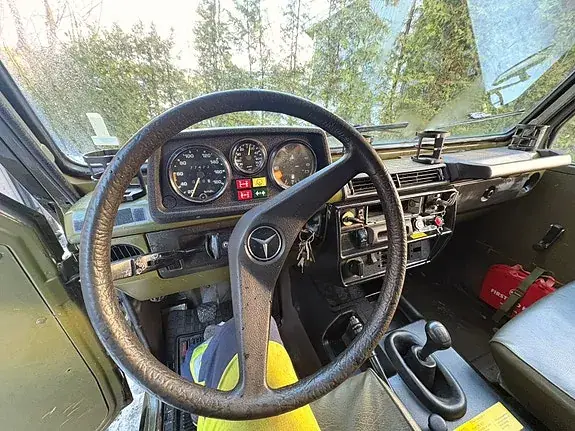 Mercedes-Benz 300 Cd 1989 photo 5