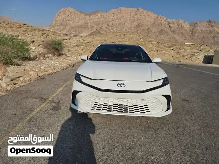 Toyota Camry 2025 photo 2