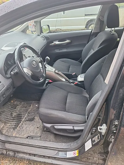 Toyota Auris 2008 photo 2