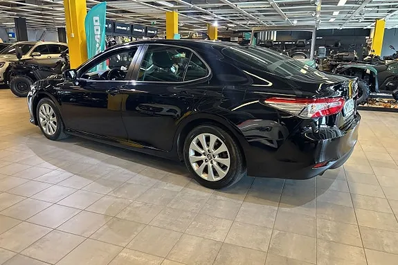 Toyota Camry 2021 photo 2