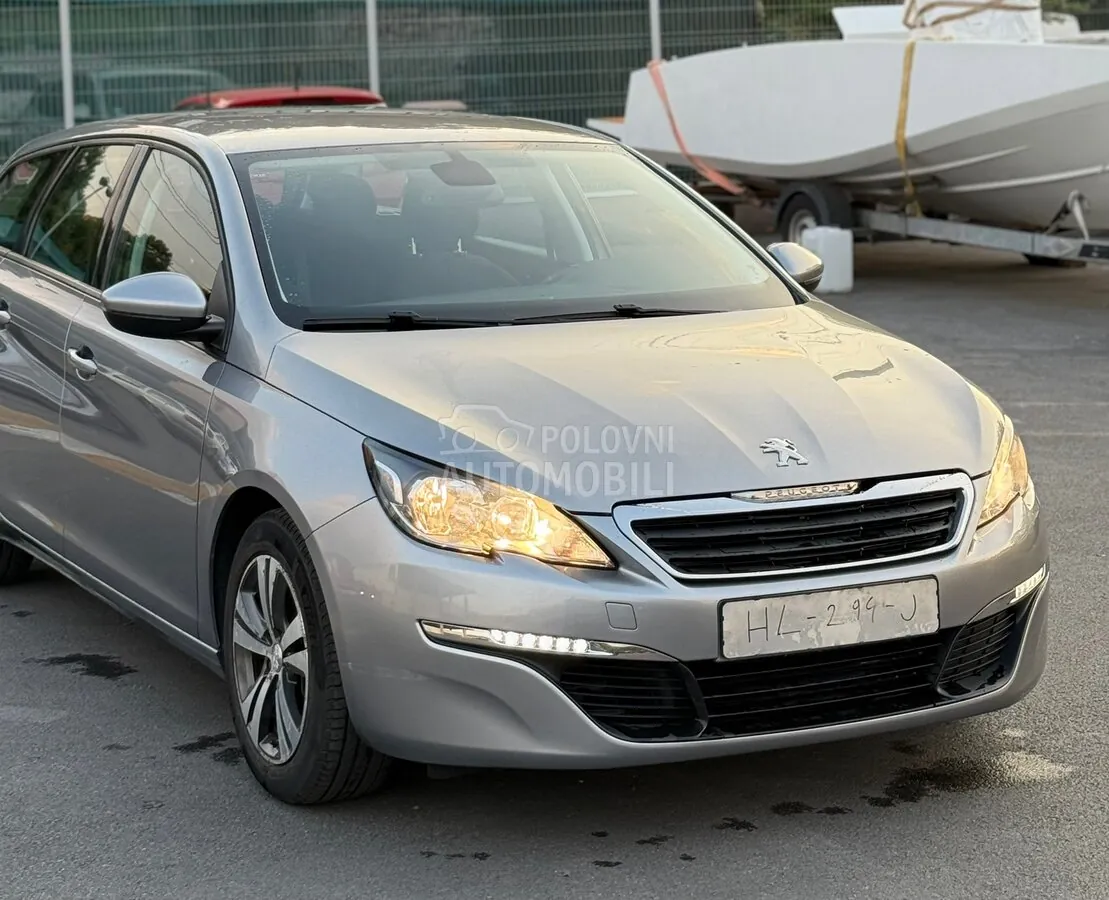 Peugeot 308 2015 photo 2