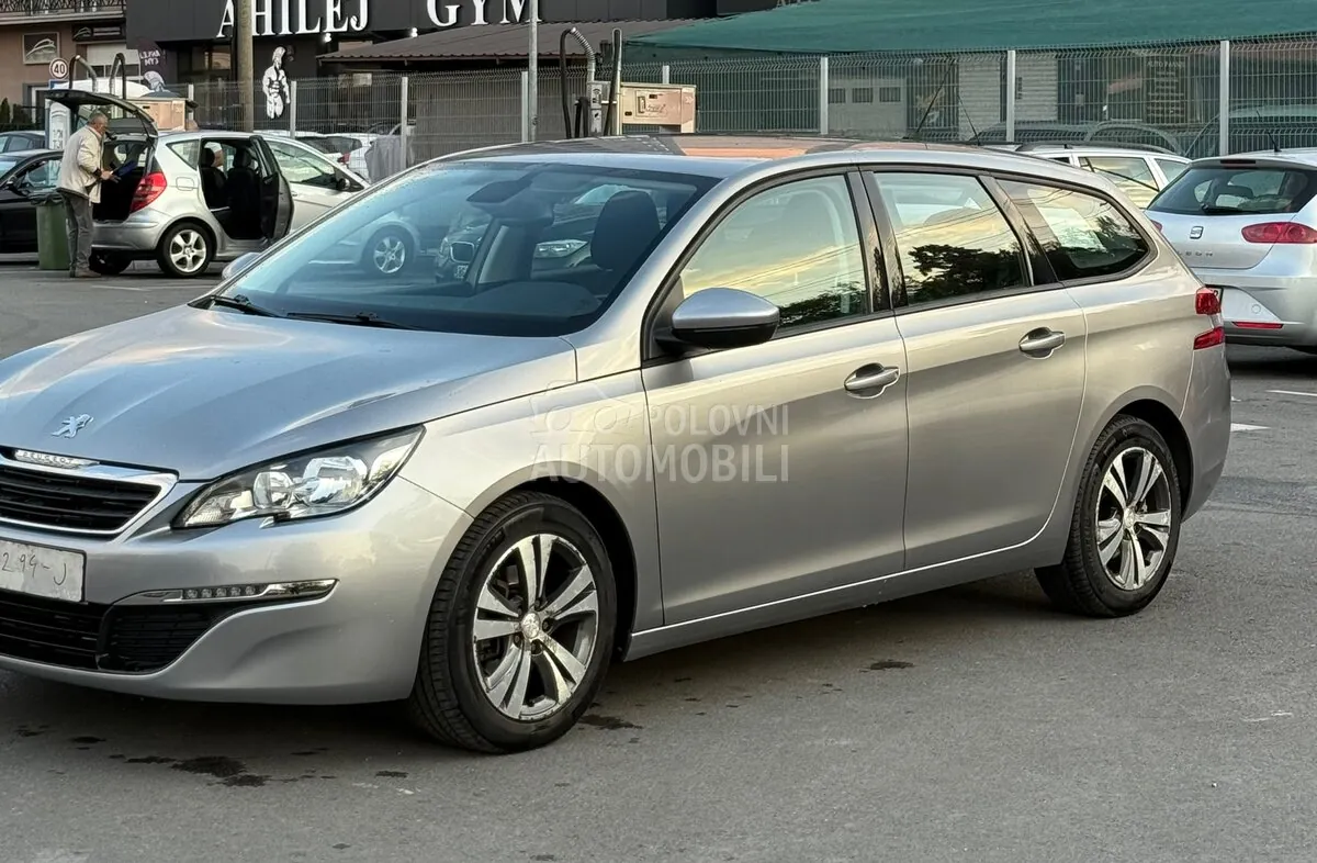 Peugeot 308 2015 photo 4