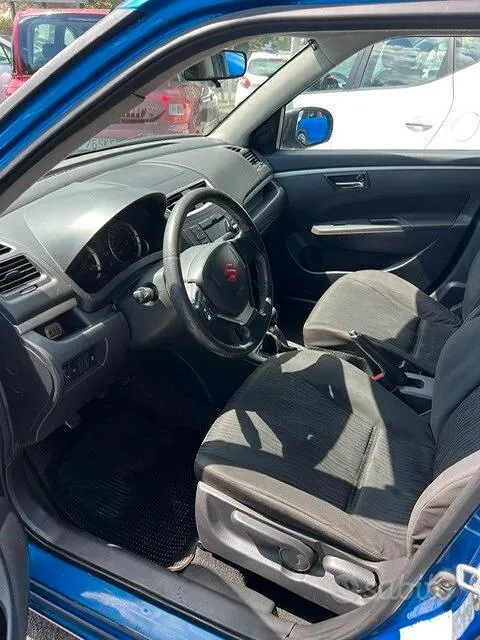 Suzuki Swift 2012 photo 3