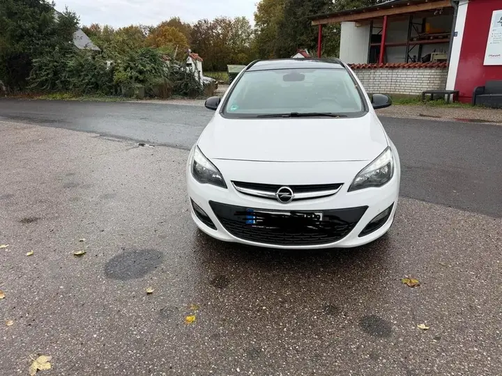 Opel Astra J Sports Tourer