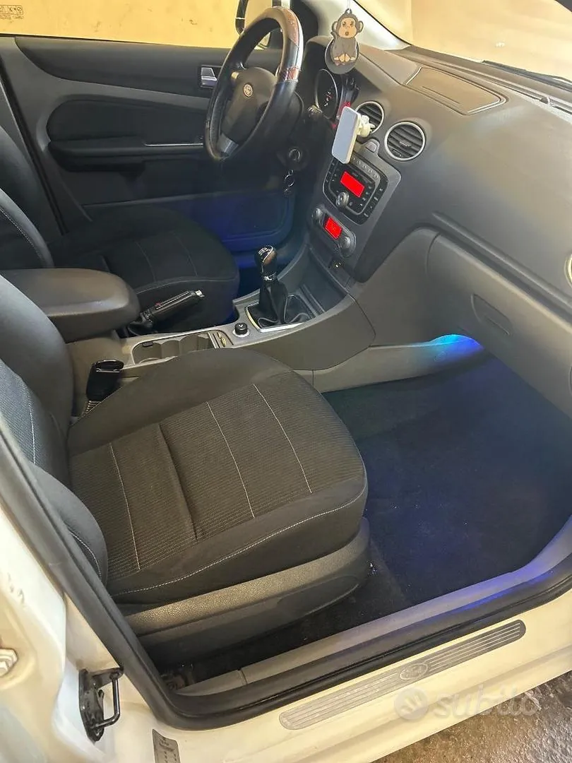 Ford Focus 2009 photo 4