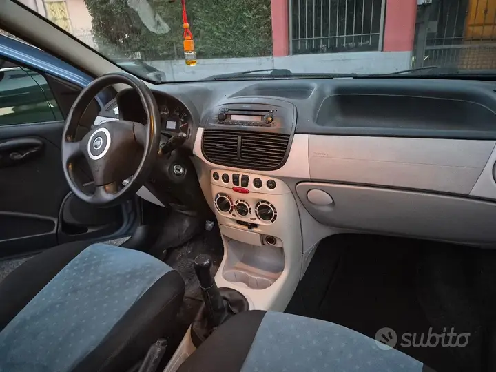 Fiat Punto 2005 photo 4