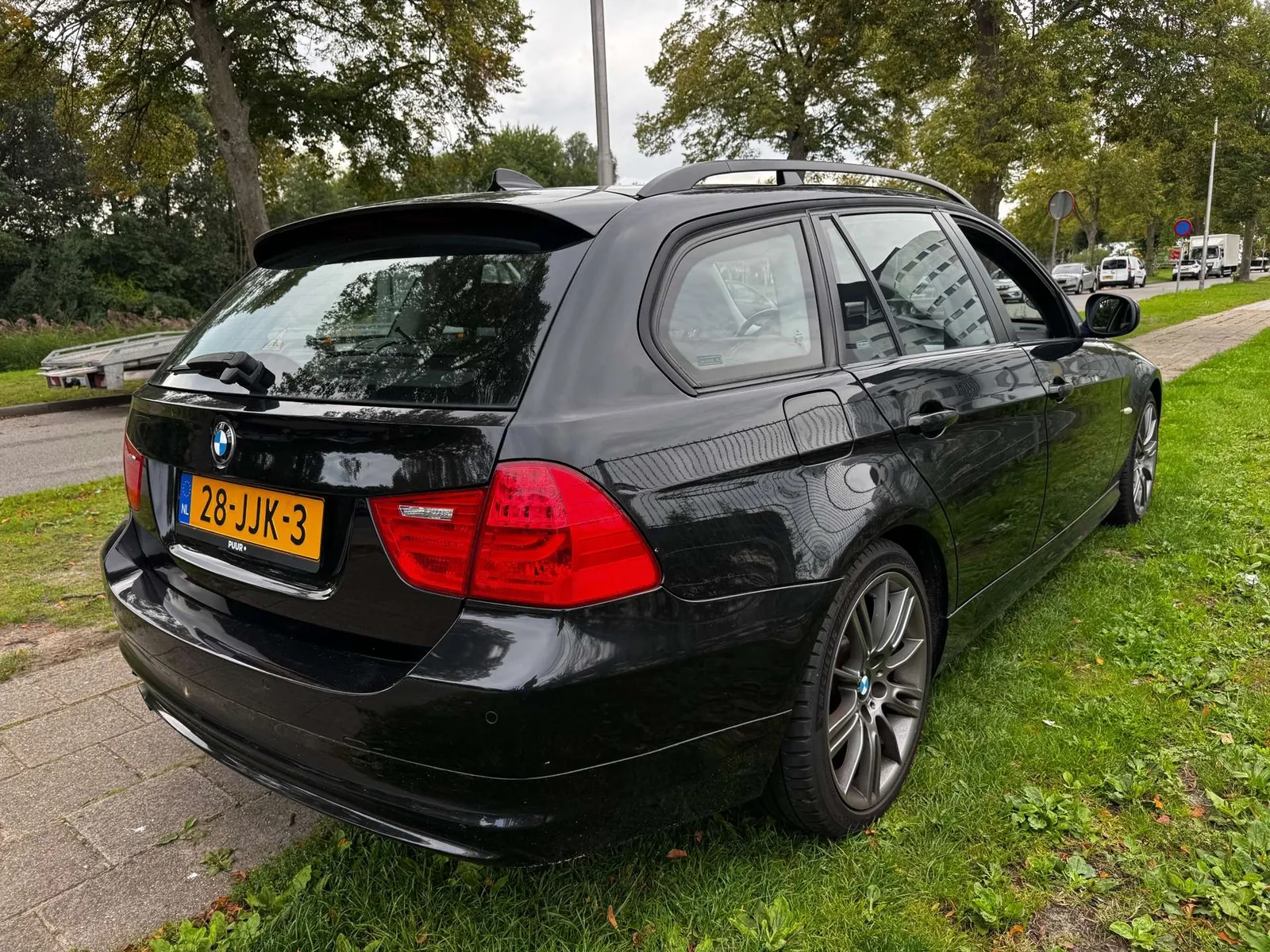 BMW 3 Series 2009 photo 4