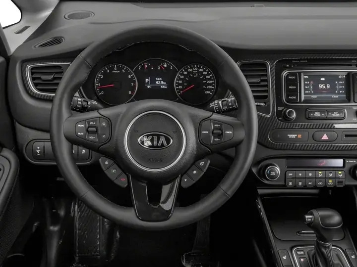 Kia Rondo 2017 photo 2