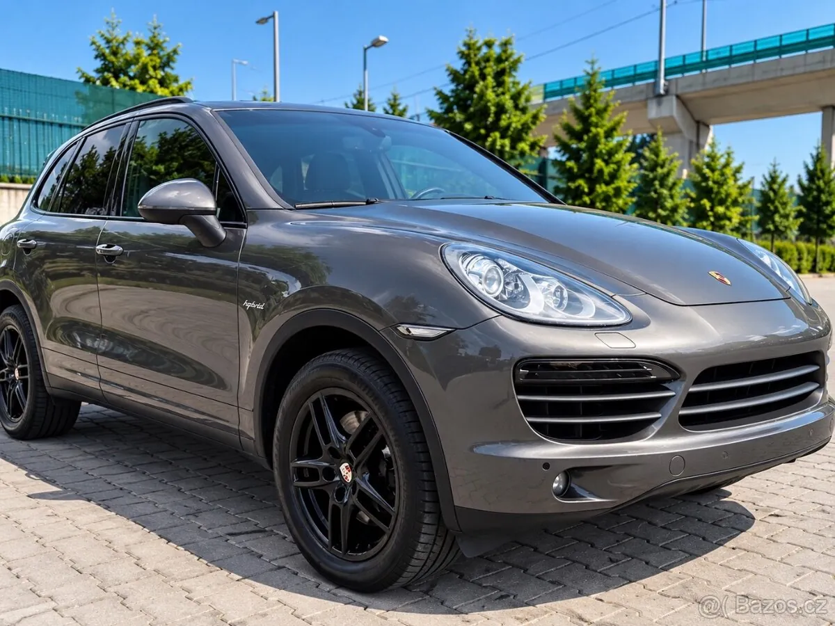 Porsche Cayenne 2012 photo 3