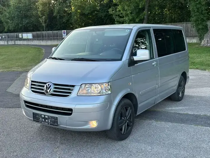 Volkswagen Multivan 2009 photo 3