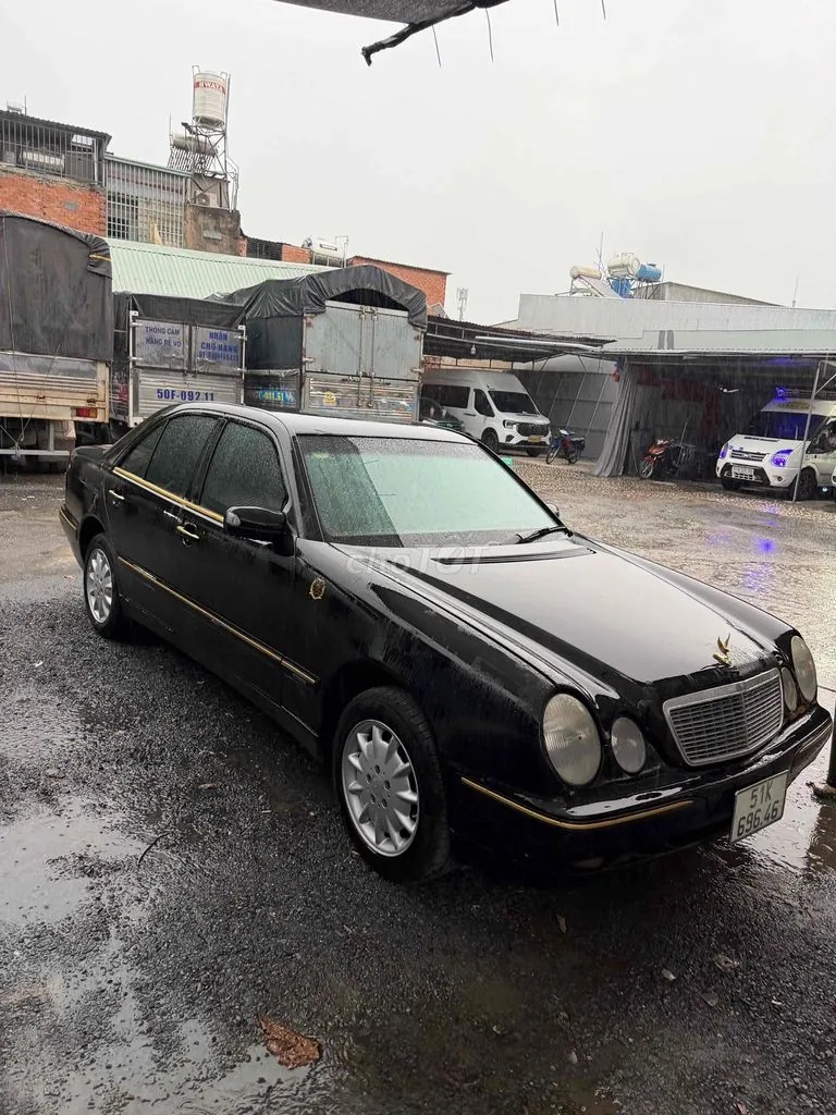 Mercedes-Benz E-Class 2000 photo 3