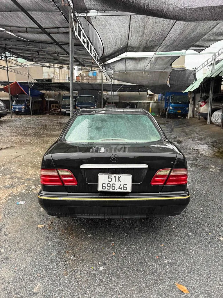 Mercedes-Benz E-Class 2000 photo 5