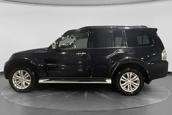 Mitsubishi Pajero 2015 photo 2