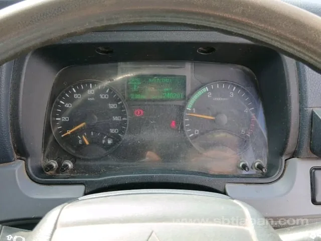 Mitsubishi Canter 2011 photo 2