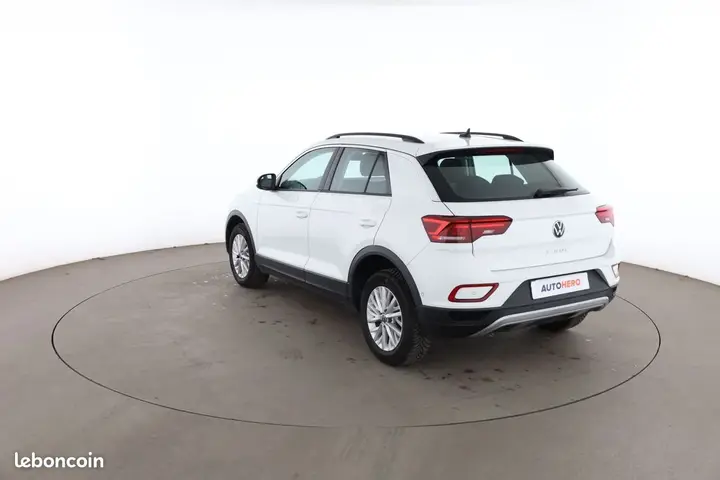 Volkswagen T-Roc 2022 photo 2