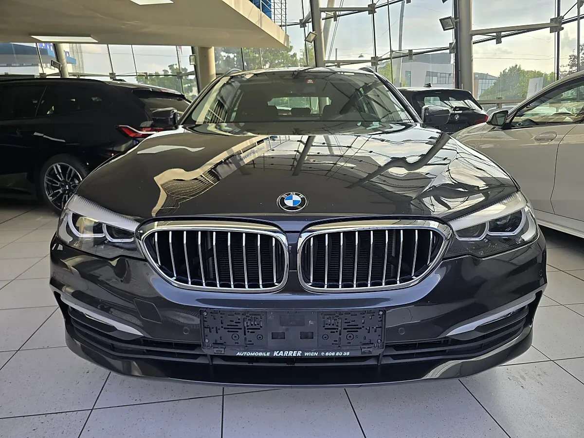 BMW 5 Series 2018 photo 2