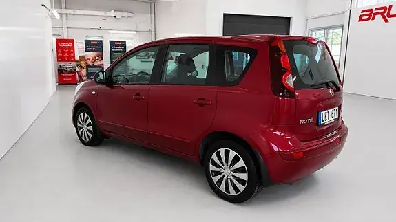 Nissan Note 2012 photo 5