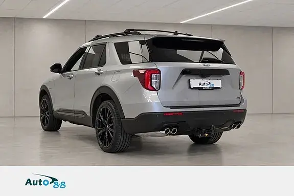 Ford Explorer 2023 photo 4