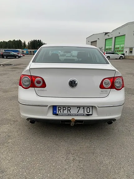 Volkswagen Passat 2010 photo 3