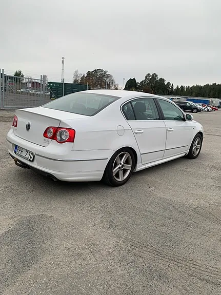 Volkswagen Passat 2010 photo 4
