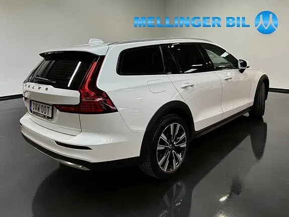 Volvo V60 Cross Country 2023 photo 3