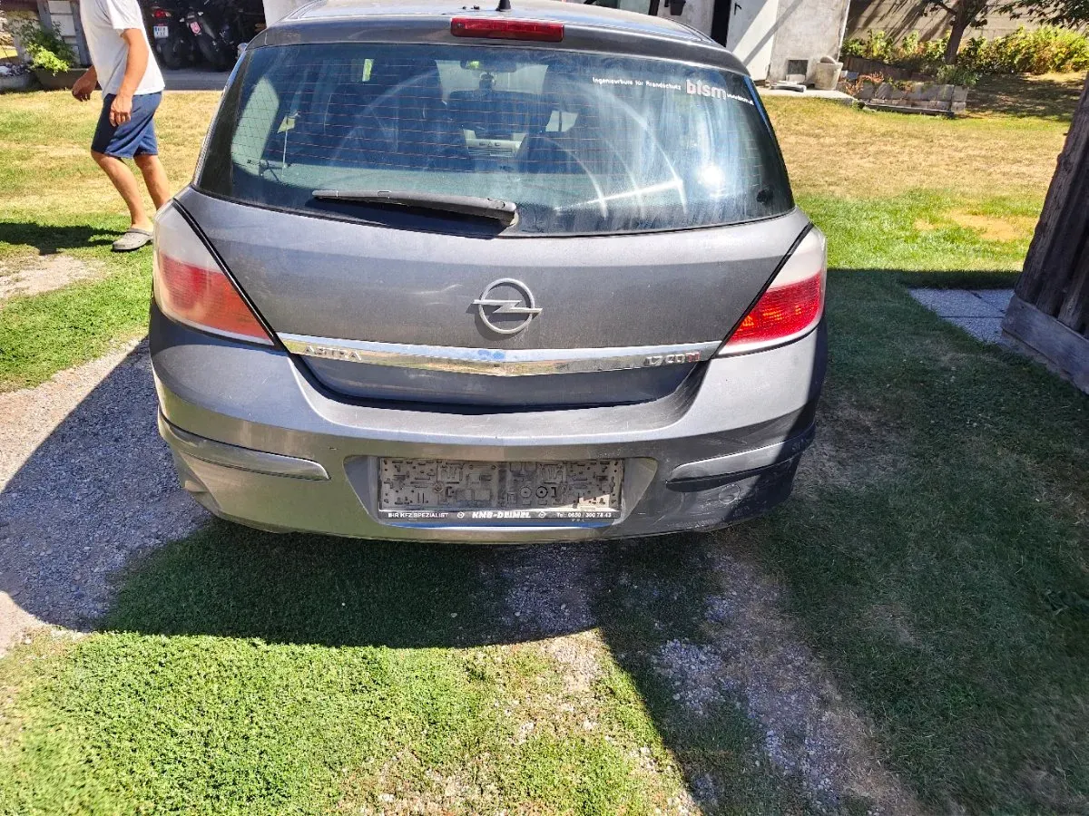 Opel Astra 2004 photo 2