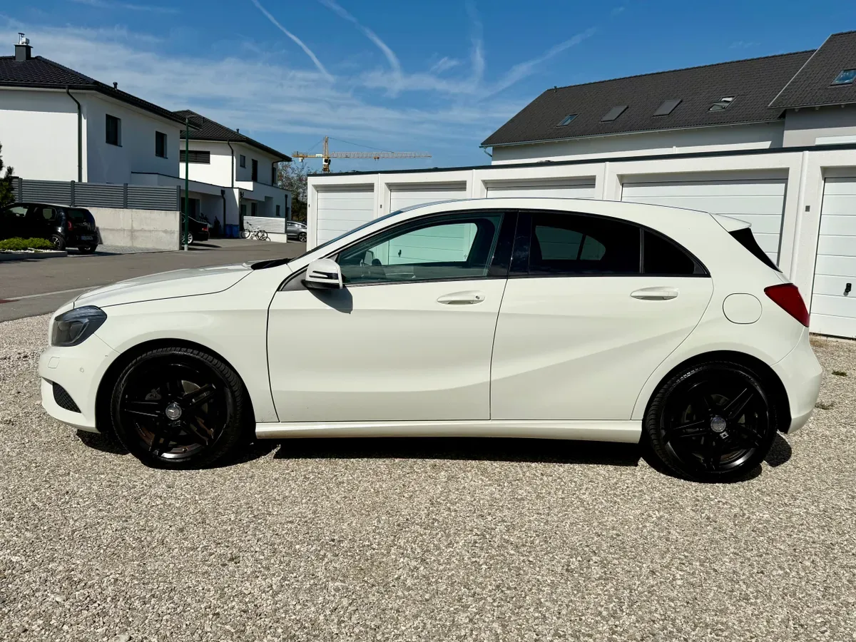 Mercedes-Benz A-Class 2013 photo 3